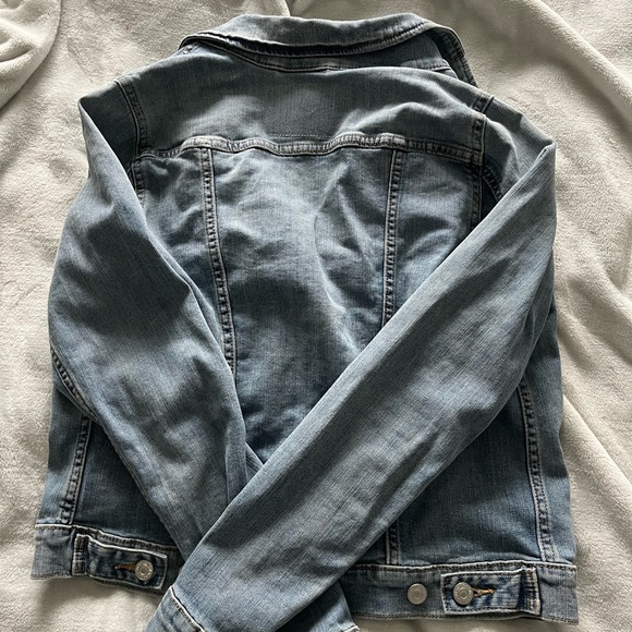 Levi’s Mid Wash Jean Jacket - Picture 3 of 3